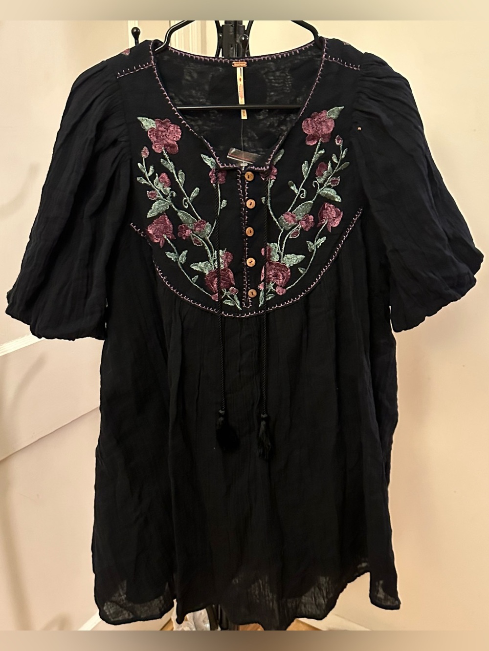 Free People Black Embroidered Boho Peasant Top Size XSmall